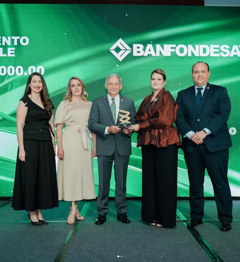 BANFONDESA Recibe Distinción como Líder en Finanzas Sostenibles