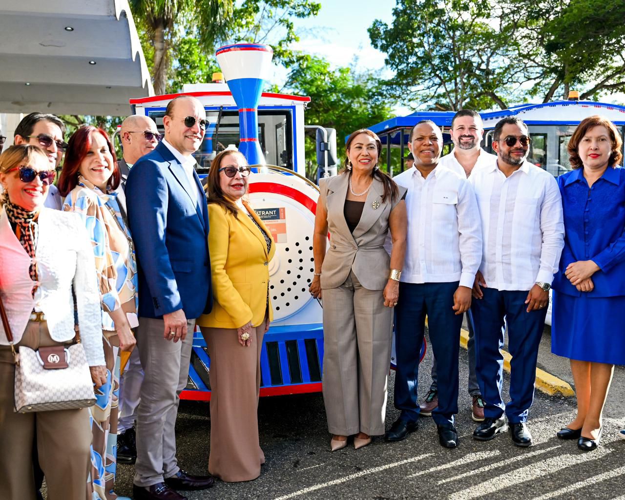 Inauguran oficialmente el Roco Tren Turístico de Santiago desde el Gran Teatro del Cibao