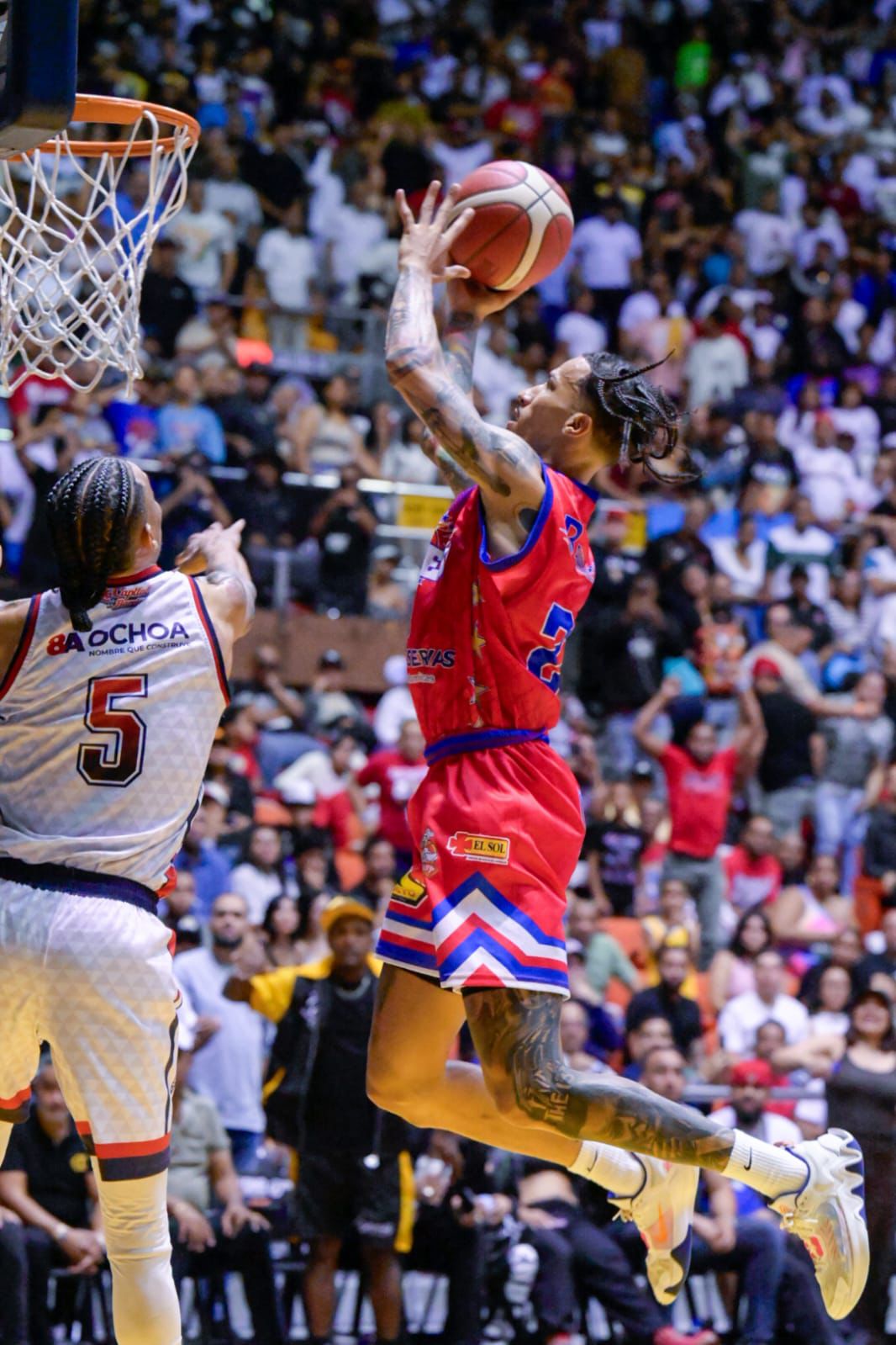 A millón la fiebre del baloncesto en Santiago.