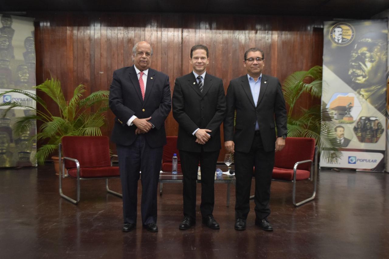 Ateneo Amantes de la Luz abre debate histórico sobre permanencia de Pedro Santana en el Panteón de la Patria.