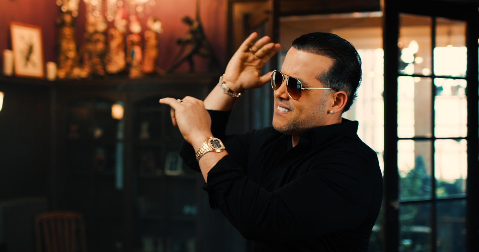 RSK Fama Films reúne talento actoral de Manny Pérez en nuevo video merengue típico “I Miss You” de El Blachy