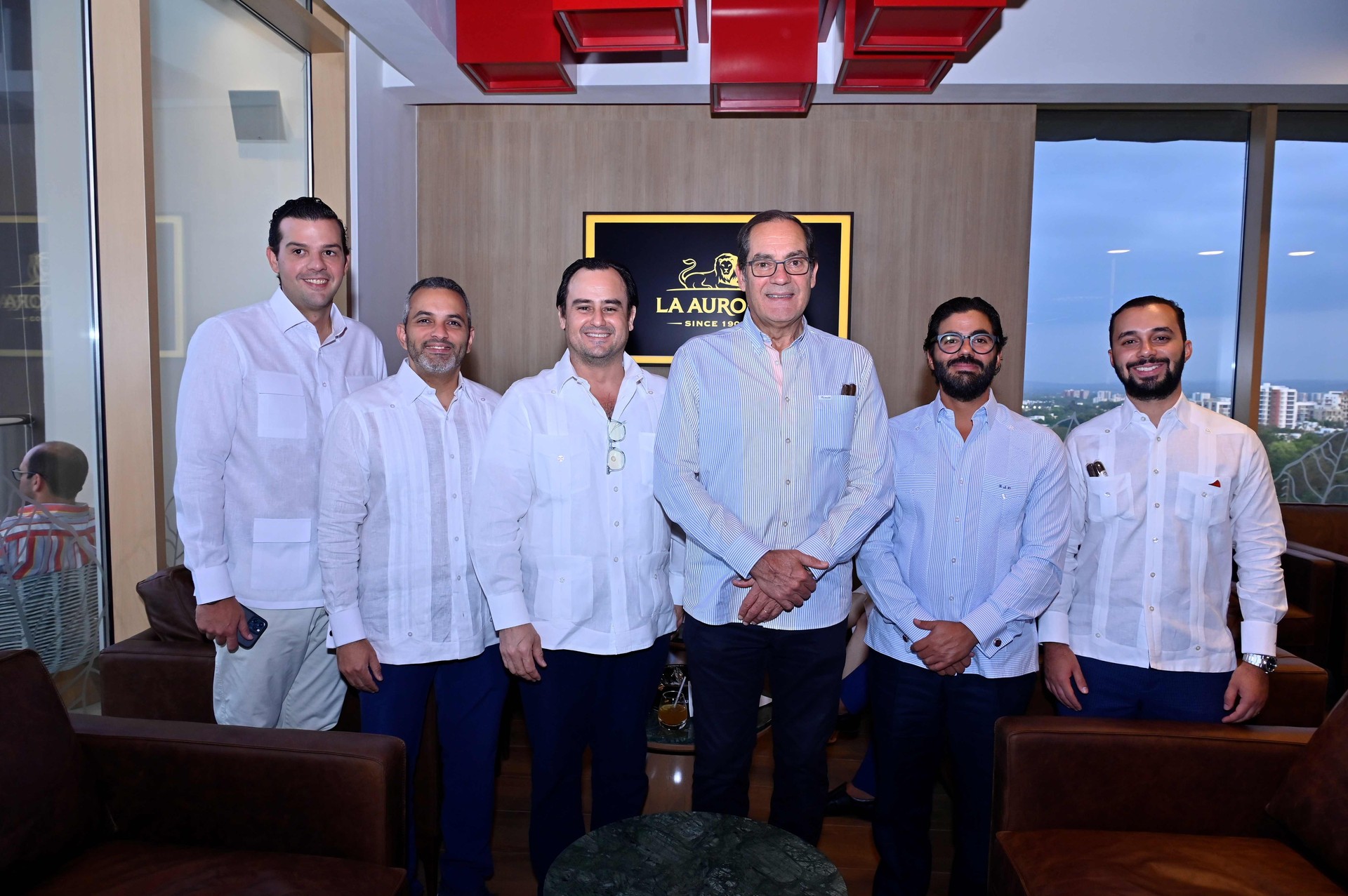 Entre ron, puros e inversiones: Capitalia fortalece vínculos con sus clientes en Santiago.