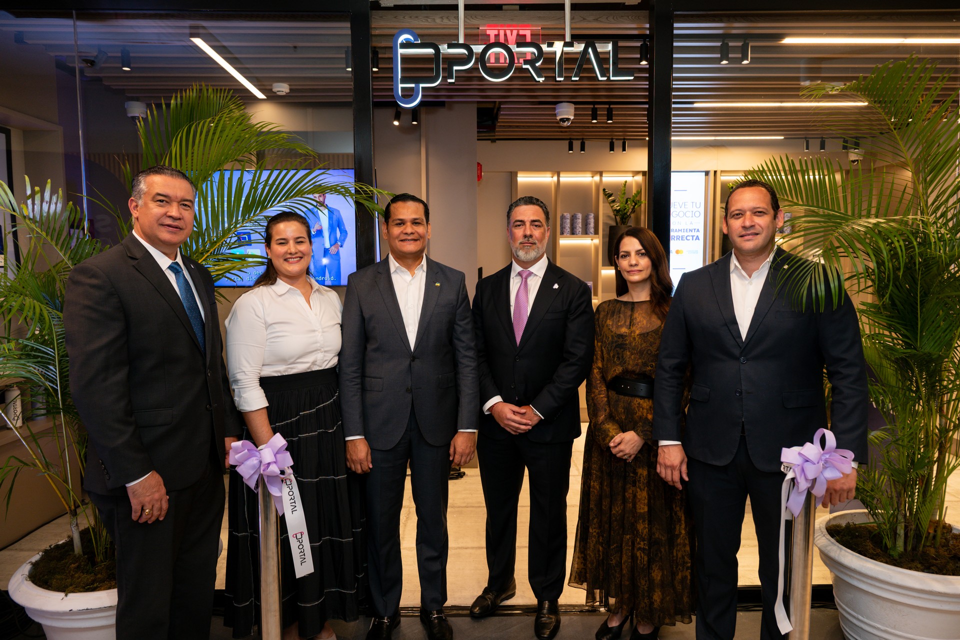 PORTAL inaugura el primer Centro de Negocios de Medios de Pago de República Dominicana en Santiago.