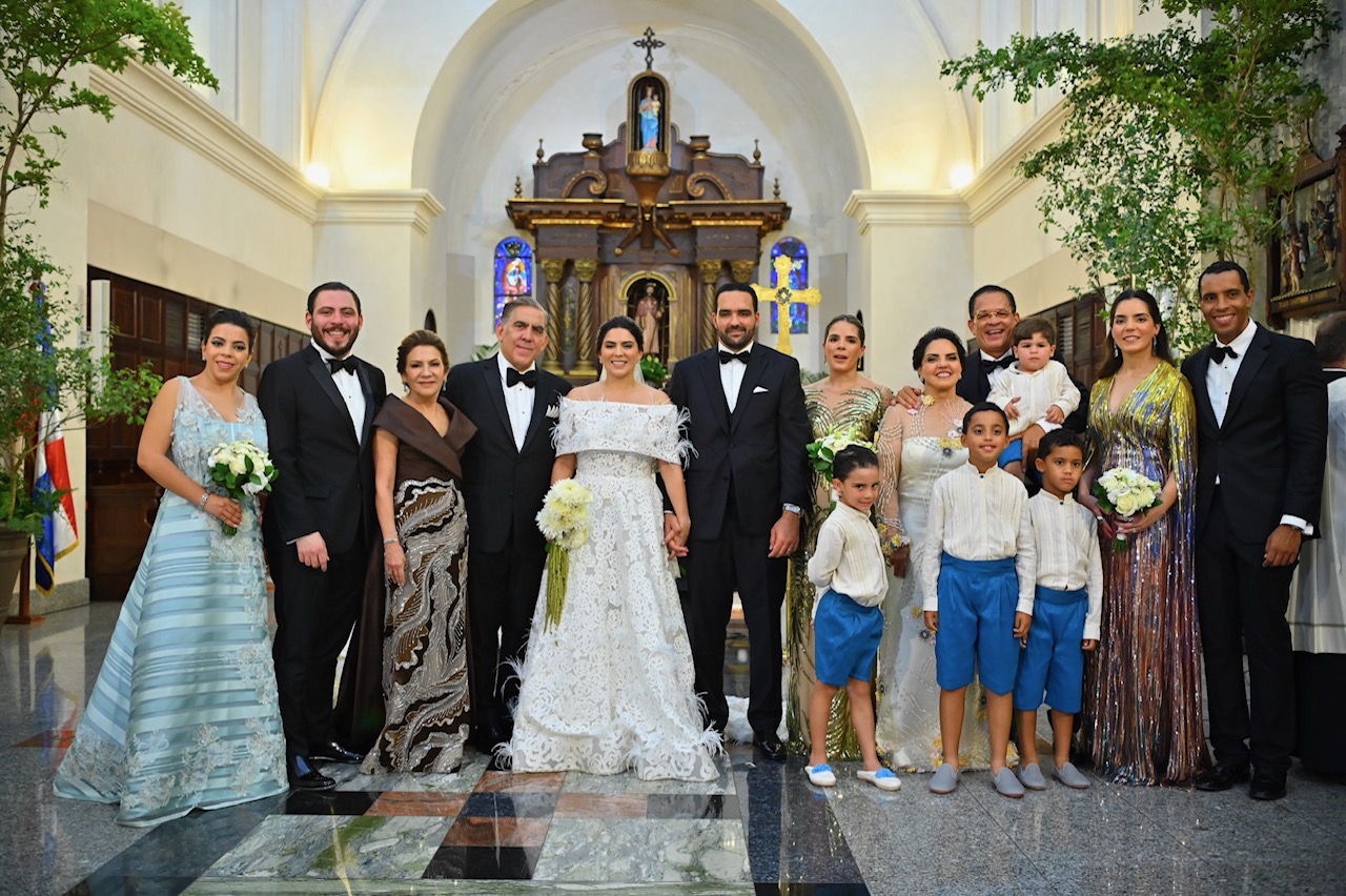 Carmen Amelia y Rafael Arquímedes: una promesa de amor ante Dios.