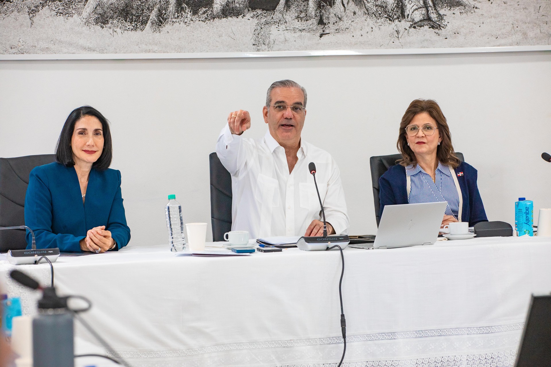 Presidente Abinader encabeza Consejo de Ministros en Santiago; Gobierno ha invertido más de RD$110 mil millones en los primeros 5 años en la provincia
