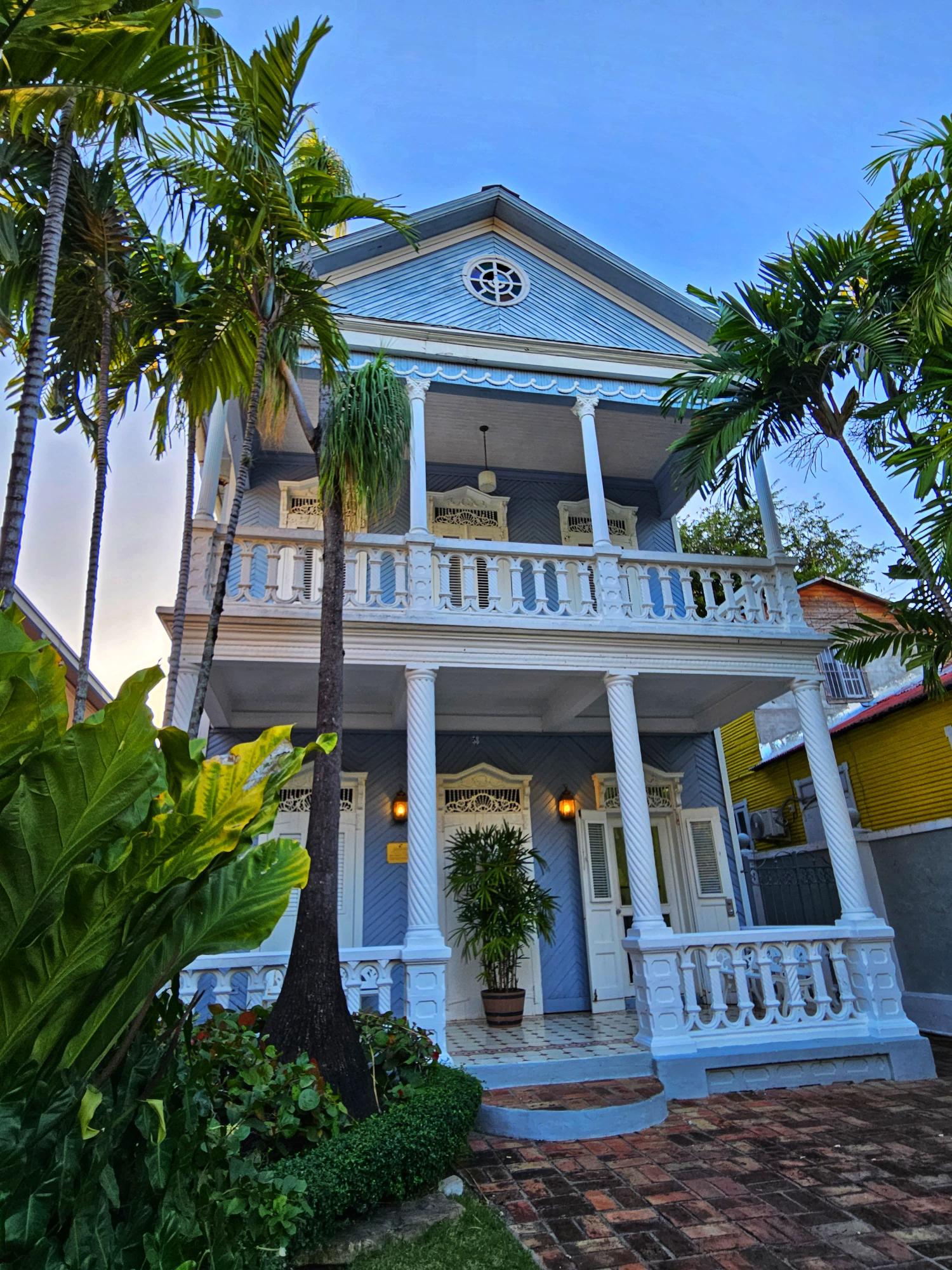 Calle Cuba entre General Cabrera y Del Sol