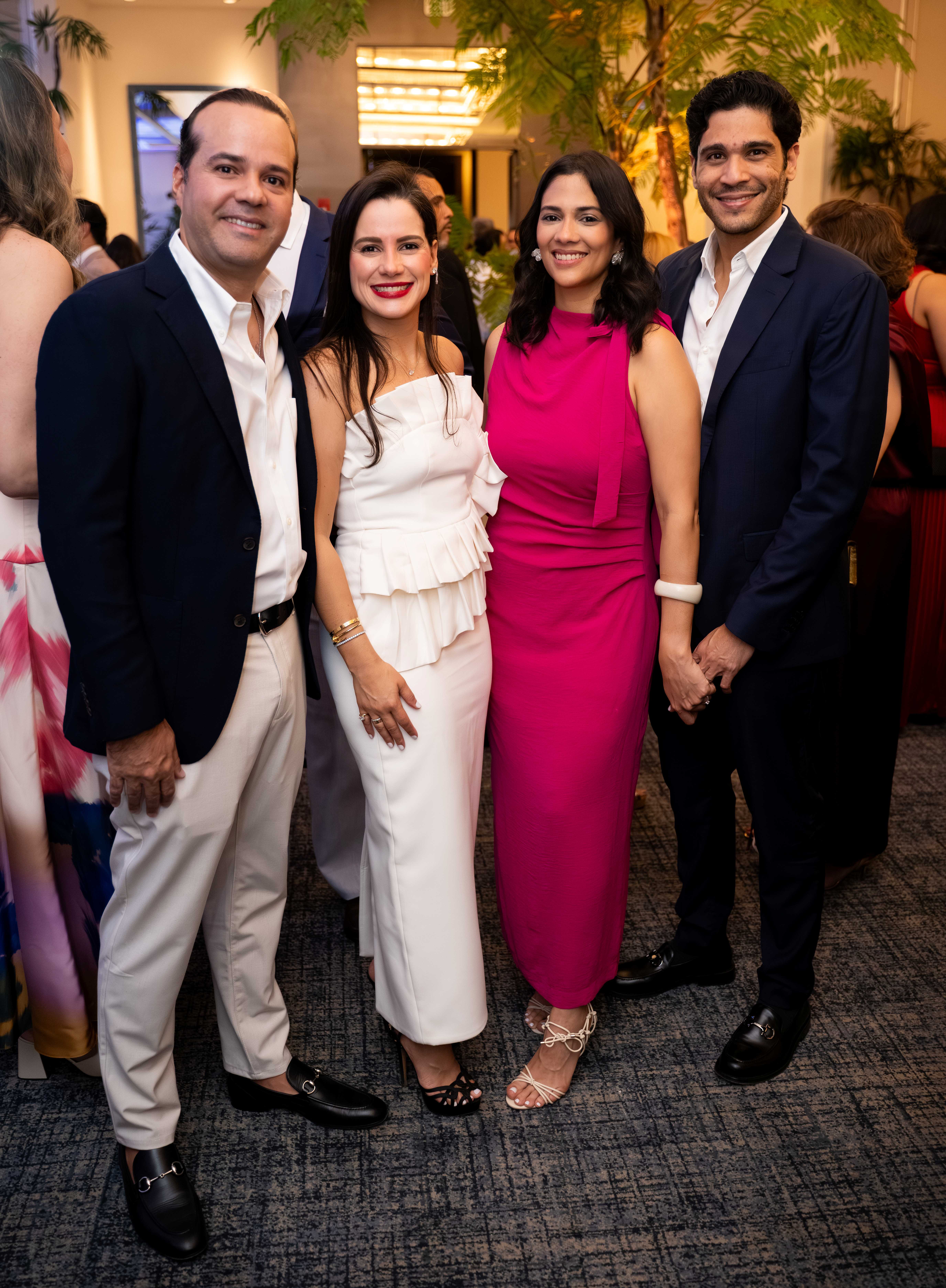 César Domínguez, María Virginia Pérez de Domínguez, Grace Aybar y Alberto Espinal
