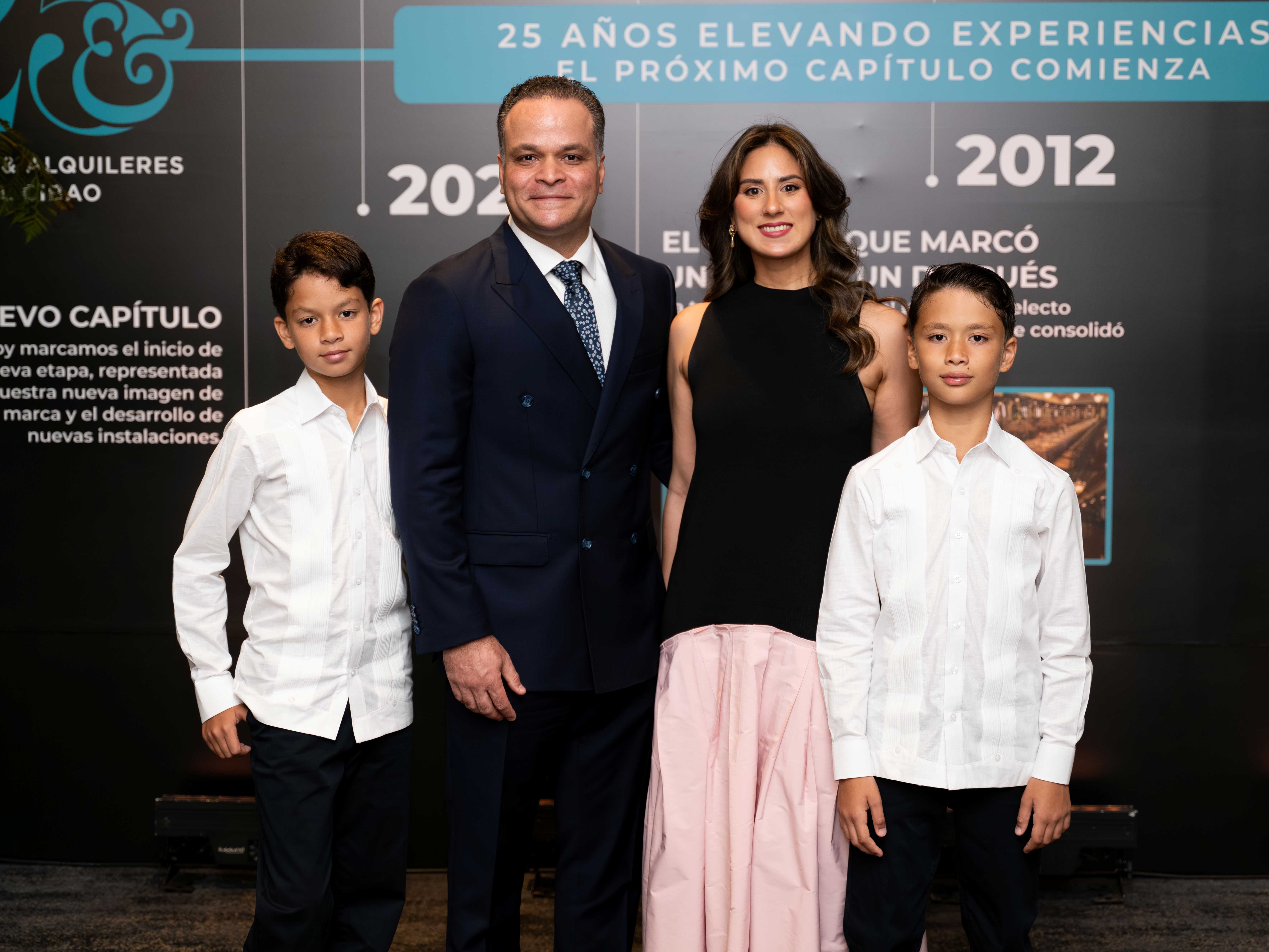 Nicolás García, Raúl García, Nicole Valdez y Santiago García
