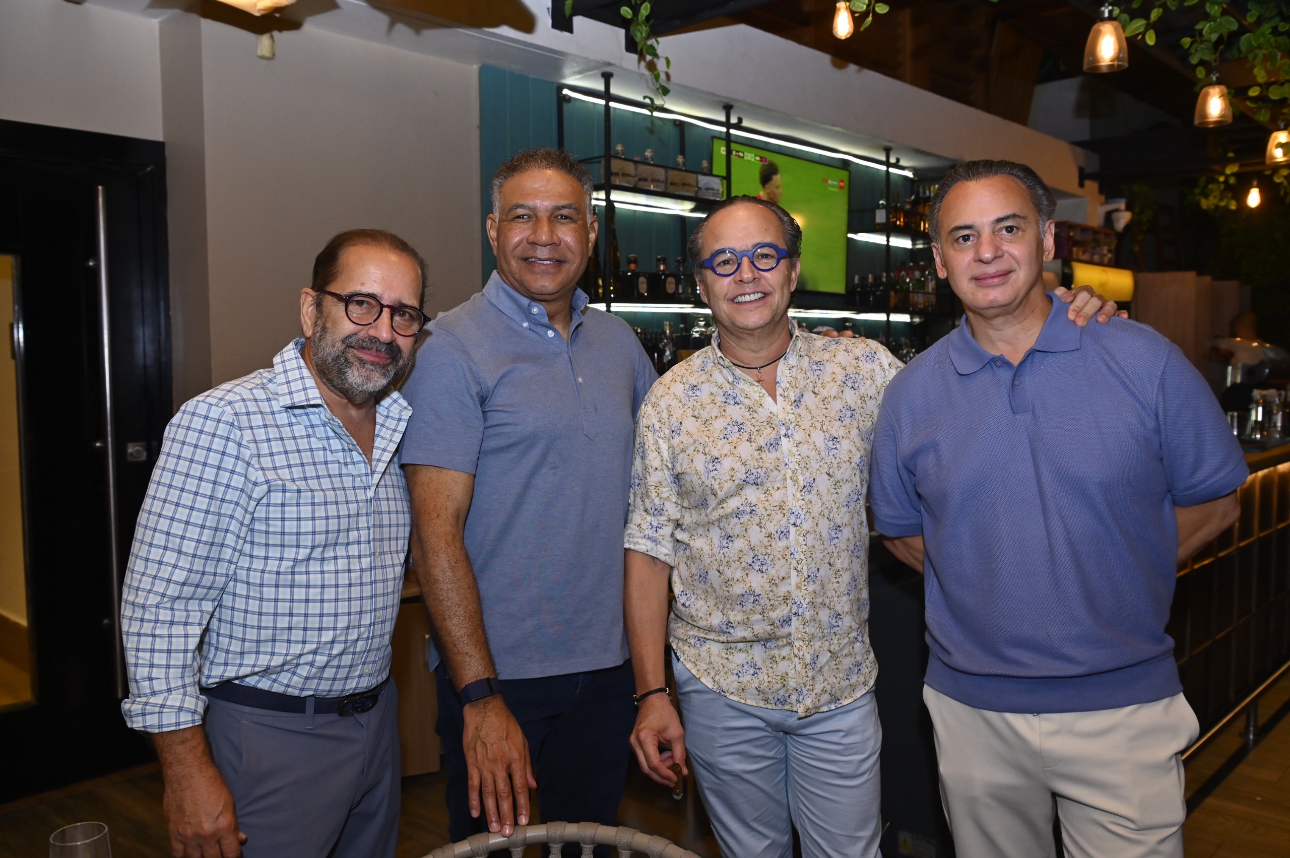 Victor Hugo Nuñez, Richard Jiménez,José Muñoz, Bolivar Díaz y Augusto Reyes. Principal