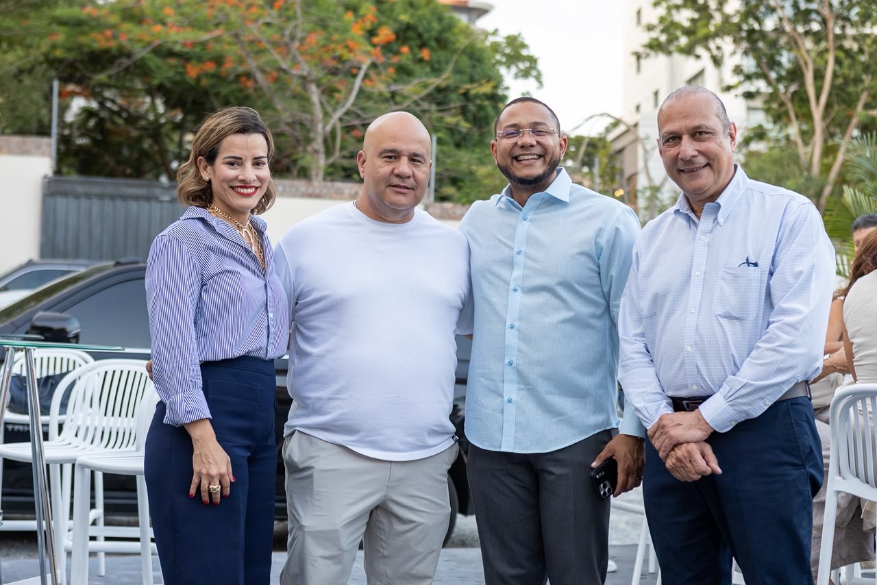 Elsa Laura Jiménez, José Almonte, Juan Pablo Monsanto y Luis Campos