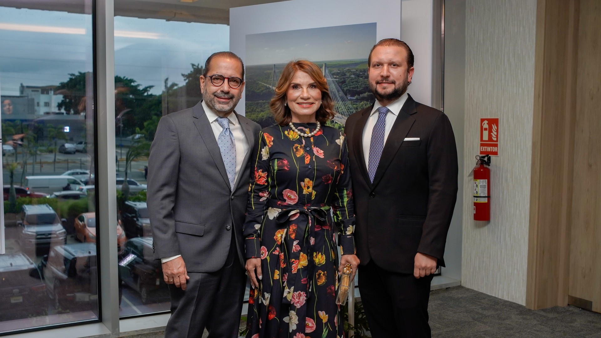 Víctor Fondeur, Jeannette de Fondeur y Víctor José Fondeur.